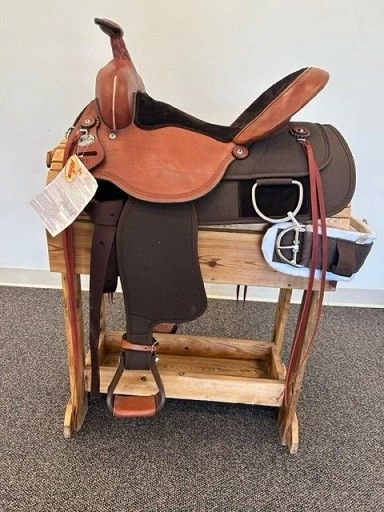 Fabtron Lady Trail 16" FQH - Image 2