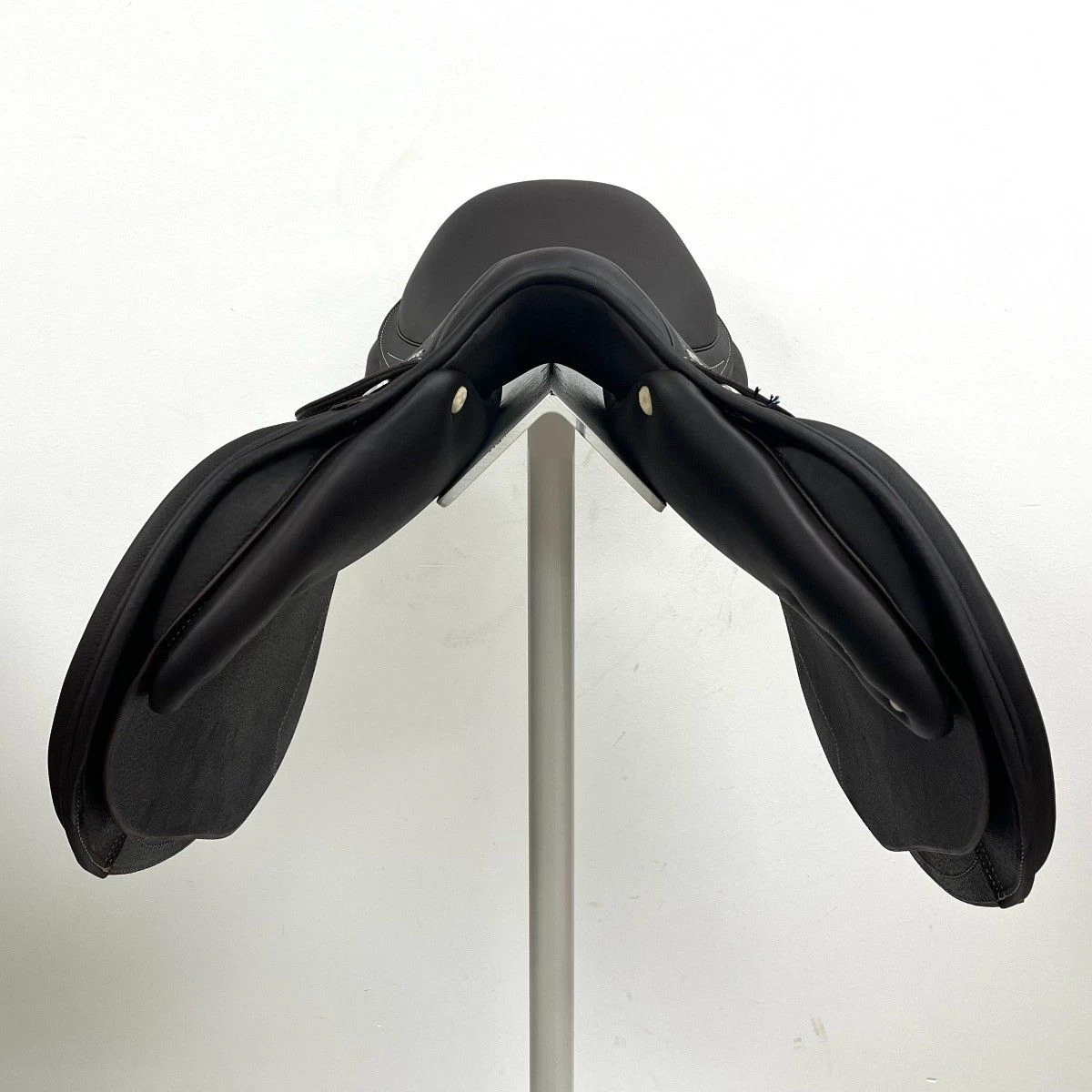 Antares Signature Jump Saddle - Image 3